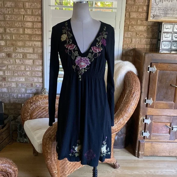 JohnnyWas BLACK Embroidered Deep V-Neck Empire Waist Dress MEDIUM EXCELLENT
